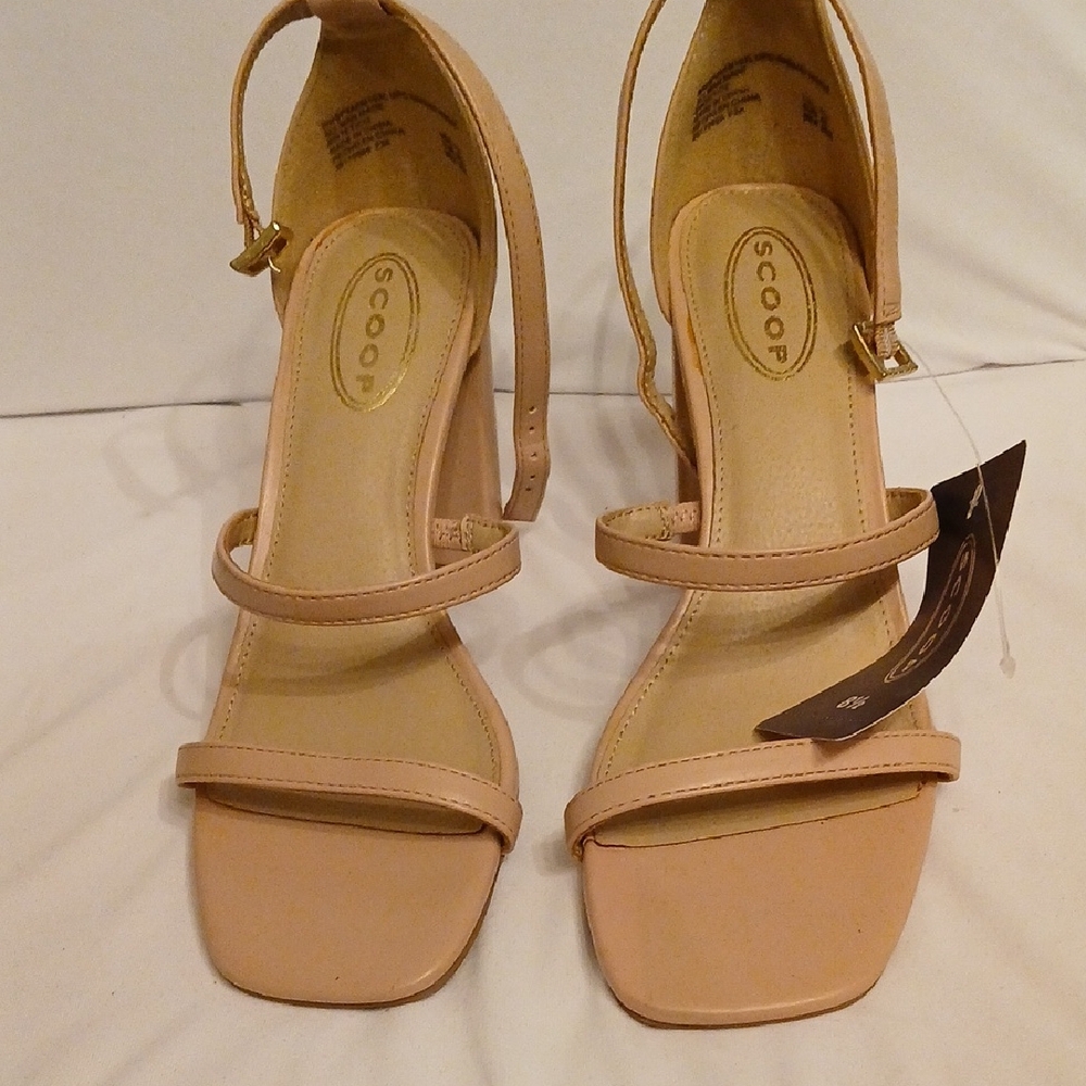 Women's Tan Strappy Sandals